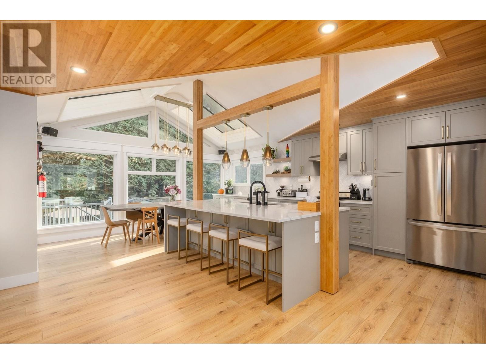 2529 Hyannis Point, North Vancouver, British Columbia  V7H 1R9 - Photo 2 - R2826796