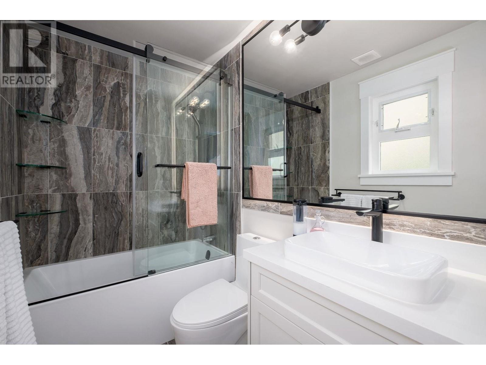 2529 Hyannis Point, North Vancouver, British Columbia  V7H 1R9 - Photo 15 - R2826796