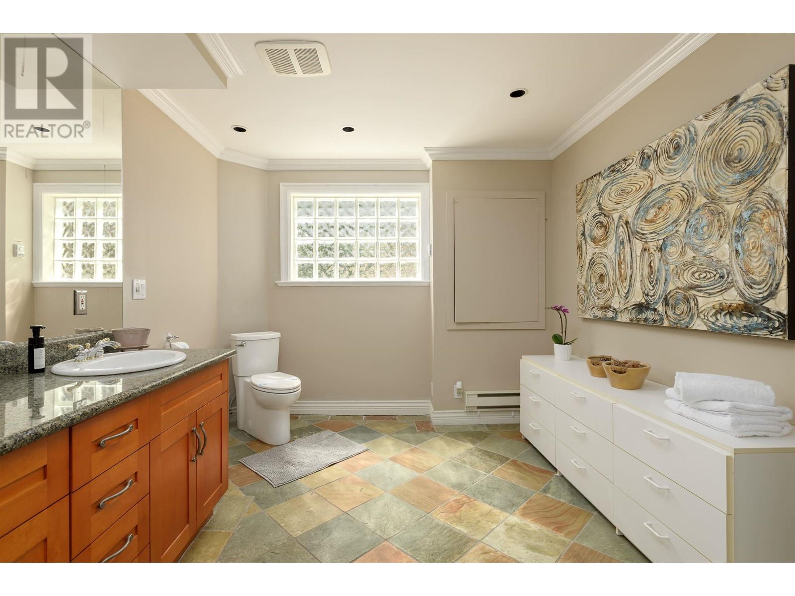 2529 Hyannis Point, North Vancouver, British Columbia  V7H 1R9 - Photo 26 - R2826796
