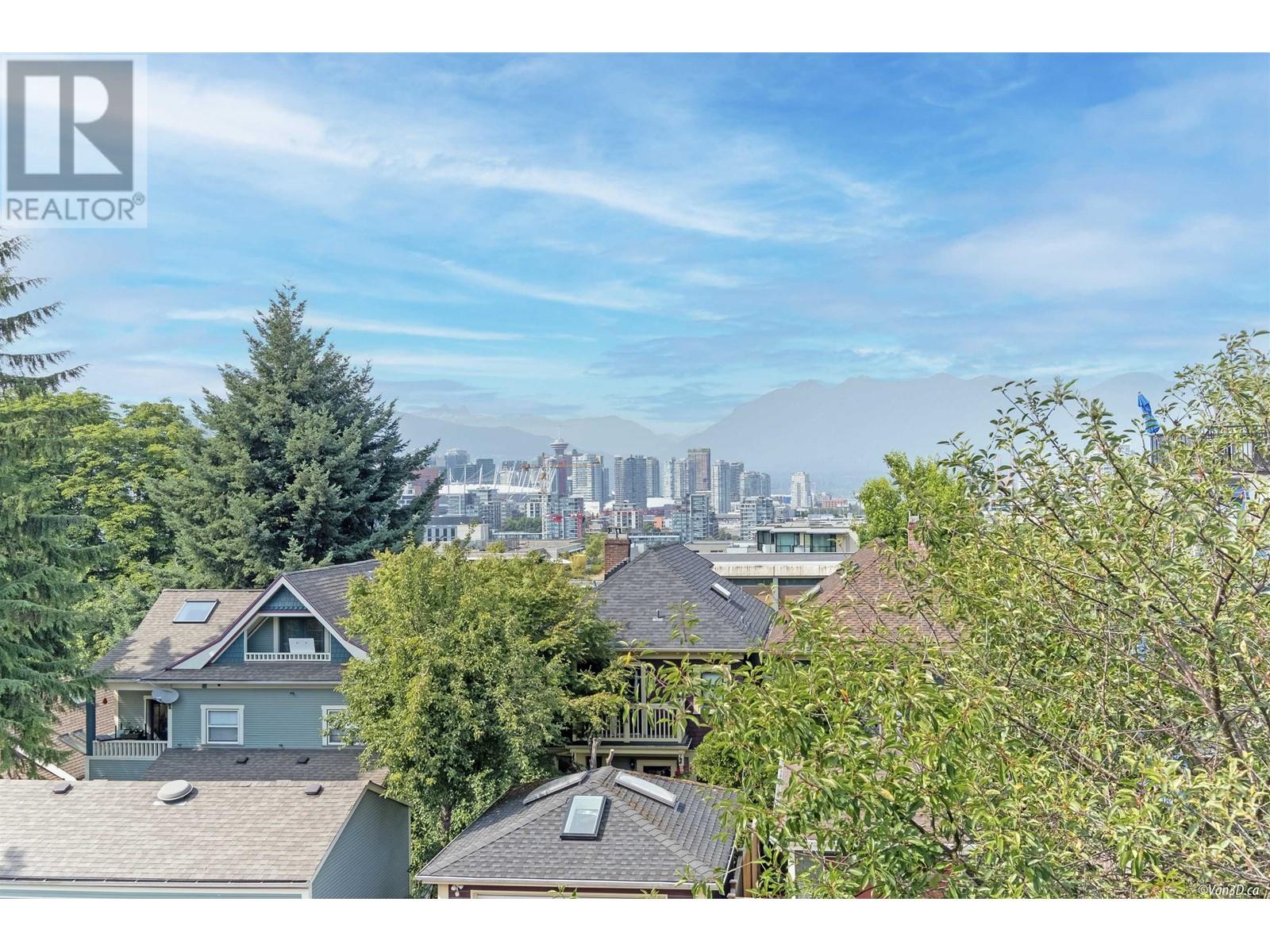 43 W 11th Avenue, Vancouver, British Columbia  V5Y 1S6 - Photo 2 - R2826860