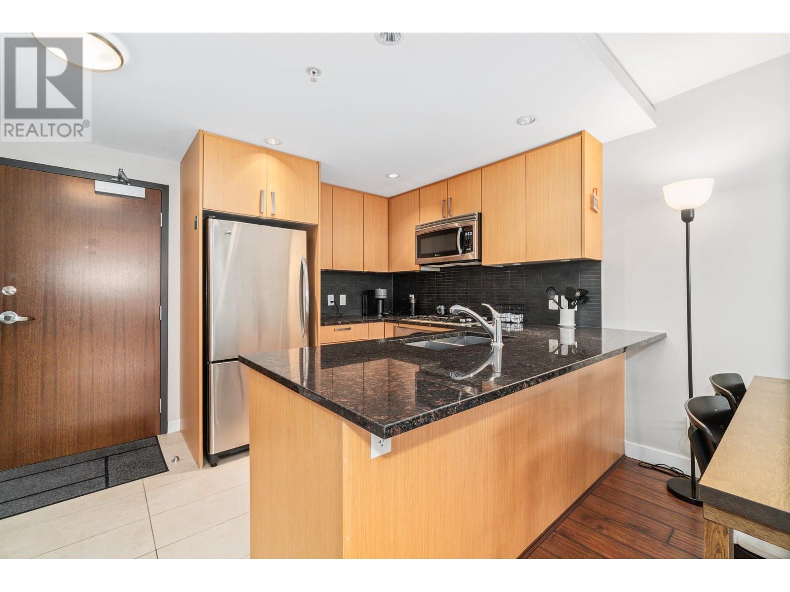 1902 2978 Glen Drive, Coquitlam, British Columbia  V3B 0C3 - Photo 10 - R2826799