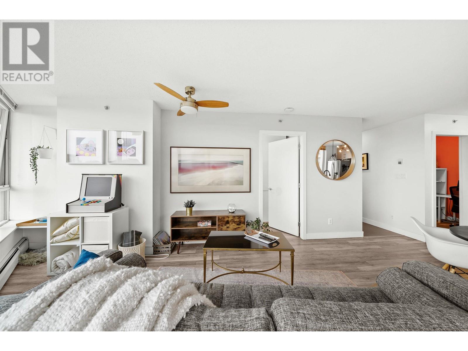 609 688 Abbott Street, Vancouver, British Columbia  V6B 0B9 - Photo 4 - R2825733