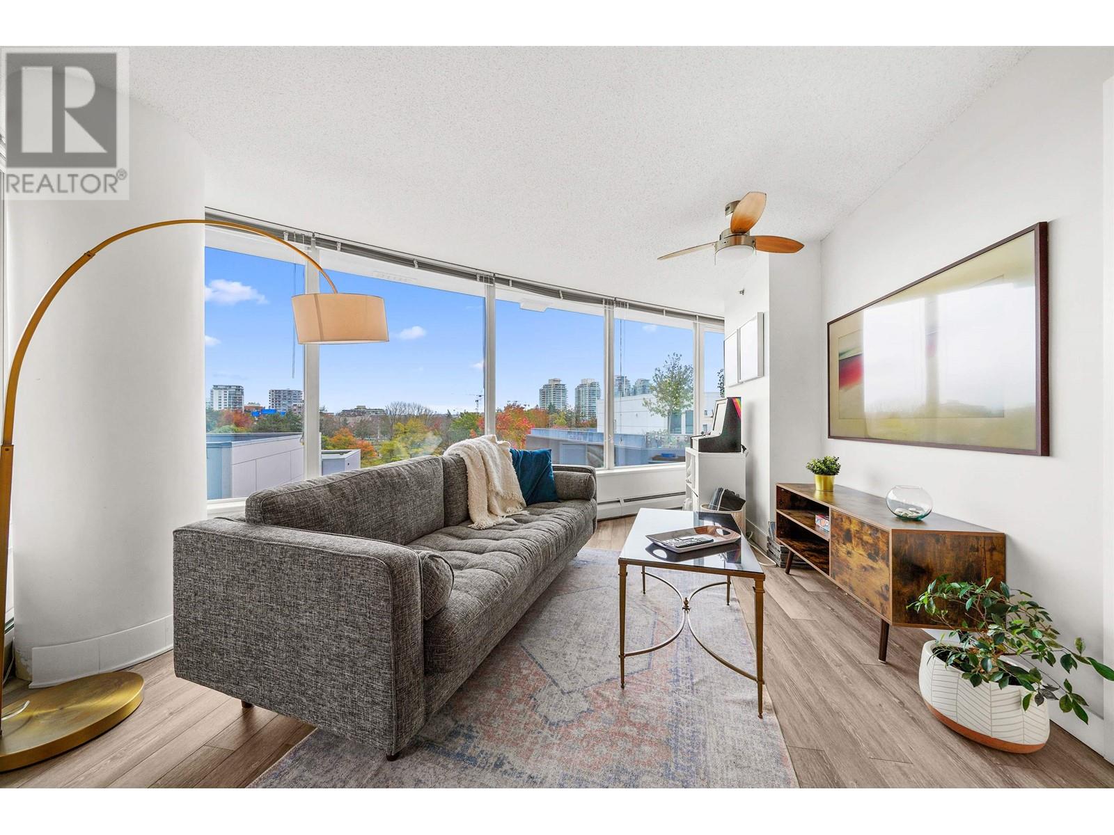 609 688 Abbott Street, Vancouver, British Columbia  V6B 0B9 - Photo 2 - R2825733