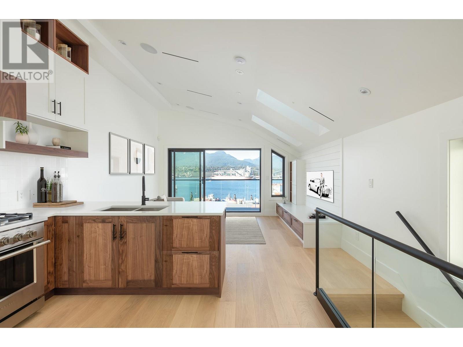 2857 Wall Street, Vancouver, British Columbia  V5K 1B1 - Photo 2 - R2826150
