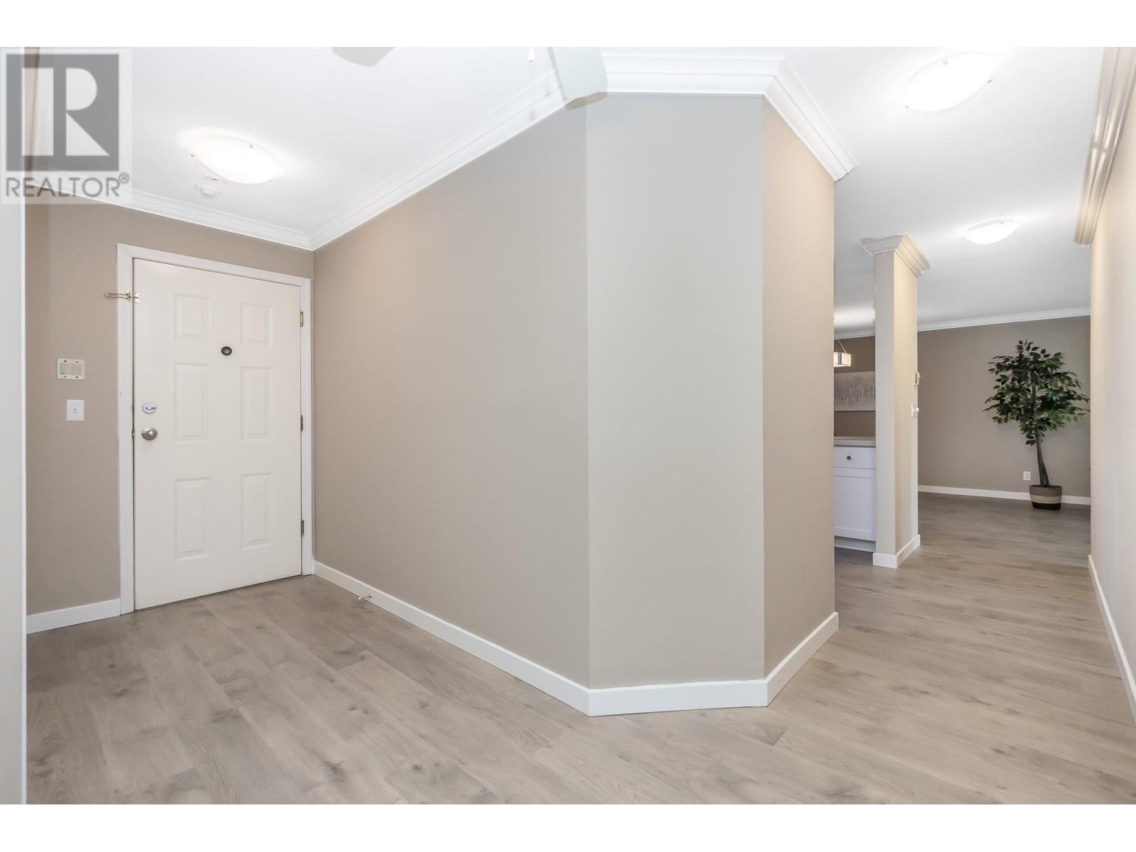 221 22611 116th Avenue, Maple Ridge, British Columbia  V2X 0W7 - Photo 2 - R2825734