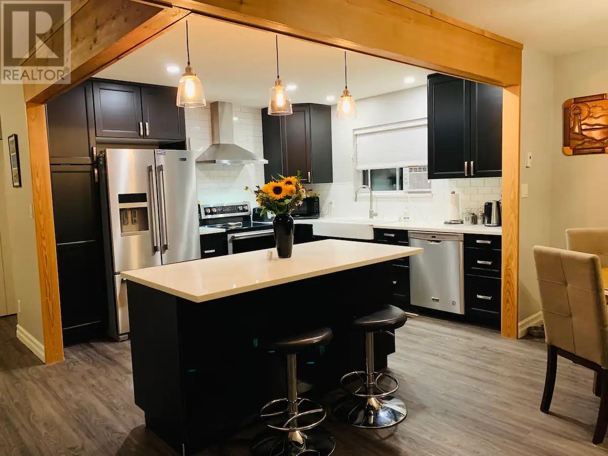 5755 ANCHOR ROAD, sechelt, British Columbia