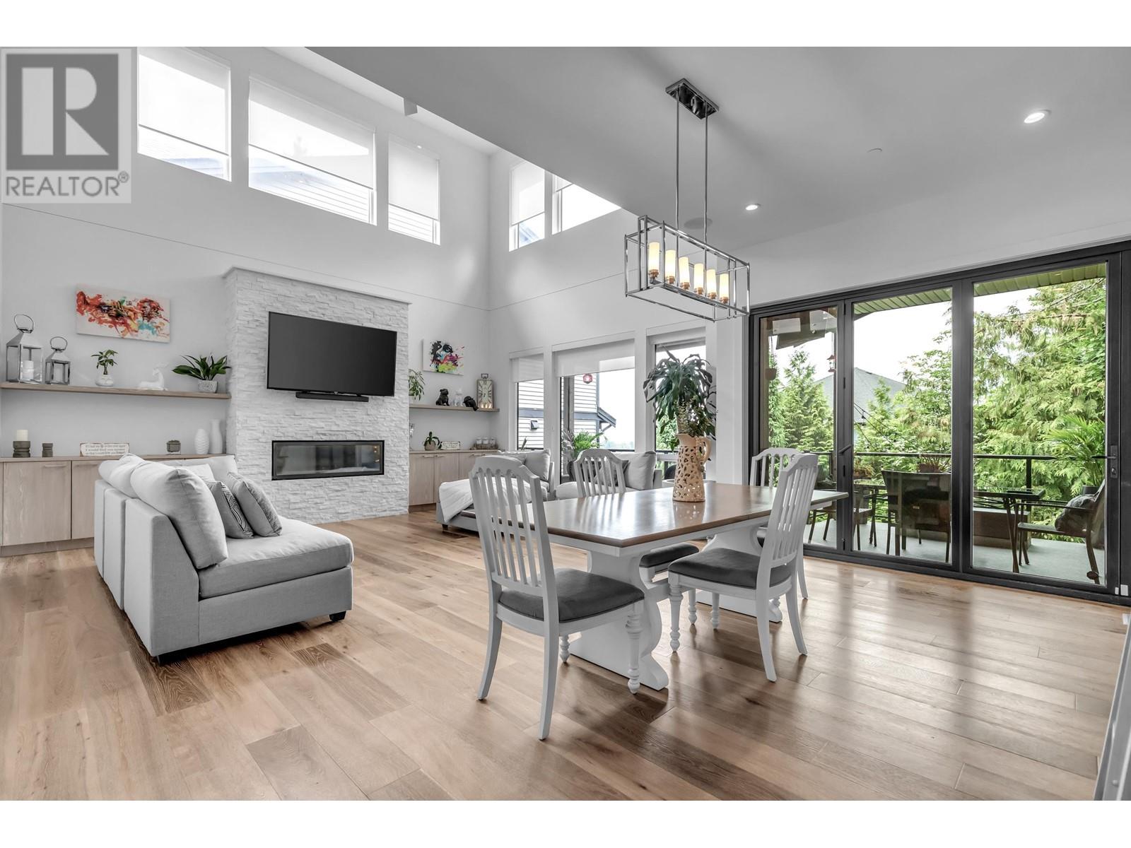 13747 Blaney Road, Maple Ridge, British Columbia  V4R 0C2 - Photo 5 - R2820546