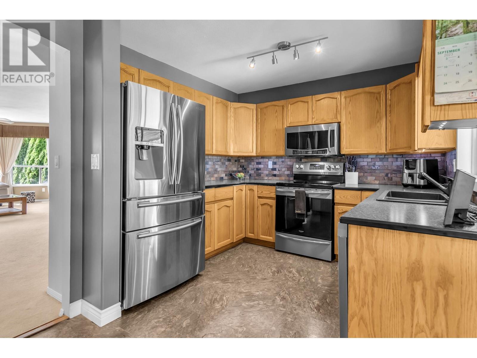 23227 116a Avenue, Maple Ridge, British Columbia  V2X 2K5 - Photo 4 - R2823519