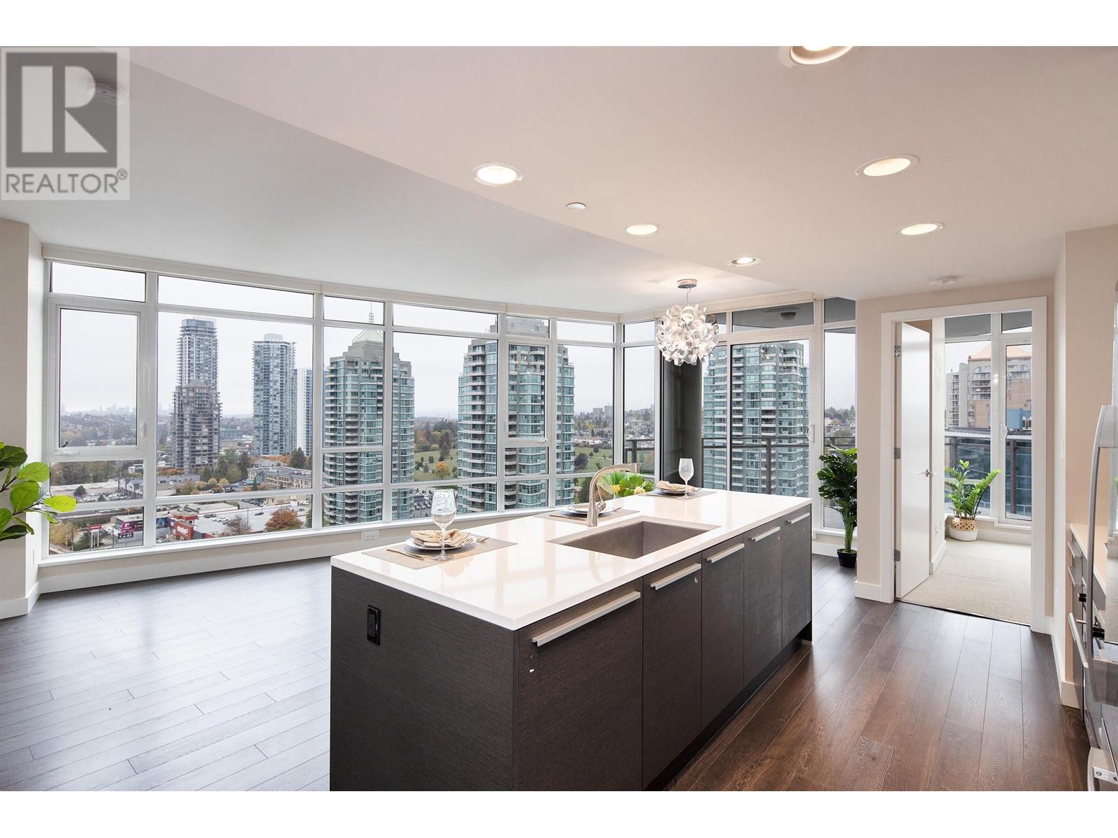 1802 2008 ROSSER AVENUE, burnaby, British Columbia