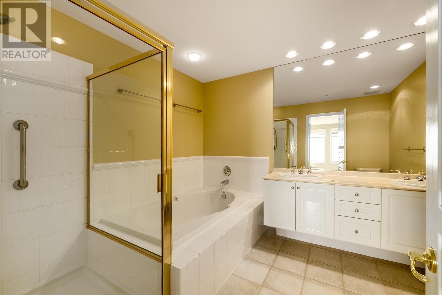 2494 Folkestone Way, West Vancouver, British Columbia  V7S 3H5 - Photo 35 - R2826904
