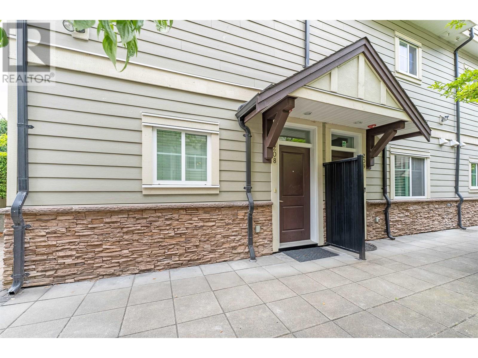 208 3888 Norfolk Street, Burnaby, British Columbia  V5G 1E5 - Photo 2 - R2826921