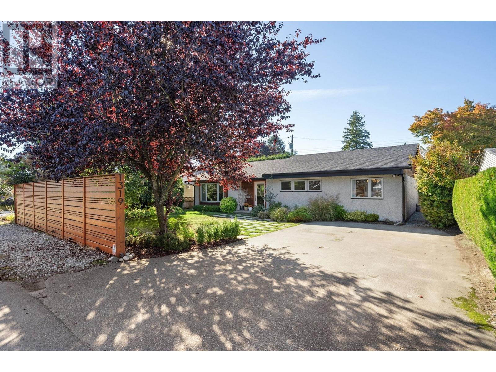 1319 OAKWOOD CRESCENT, north vancouver, British Columbia