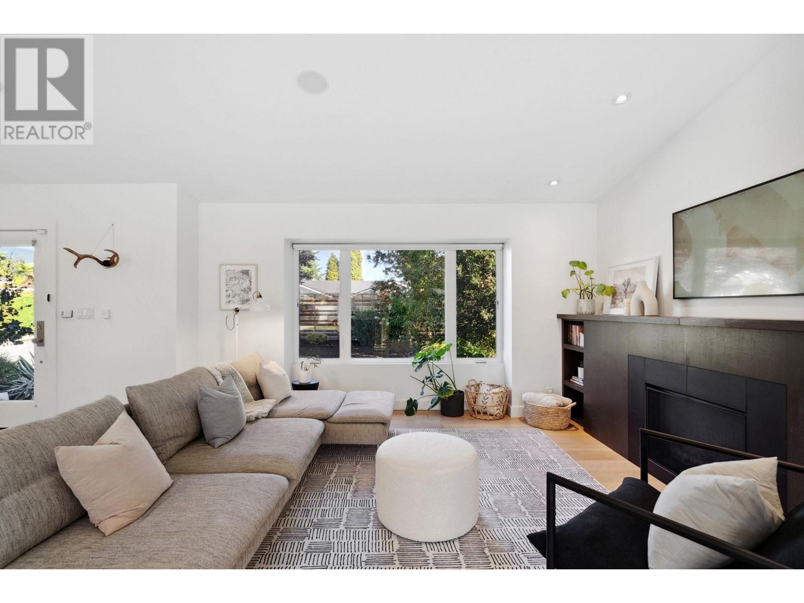 1319 Oakwood Crescent, North Vancouver, British Columbia  V7P 1L5 - Photo 6 - R2826880