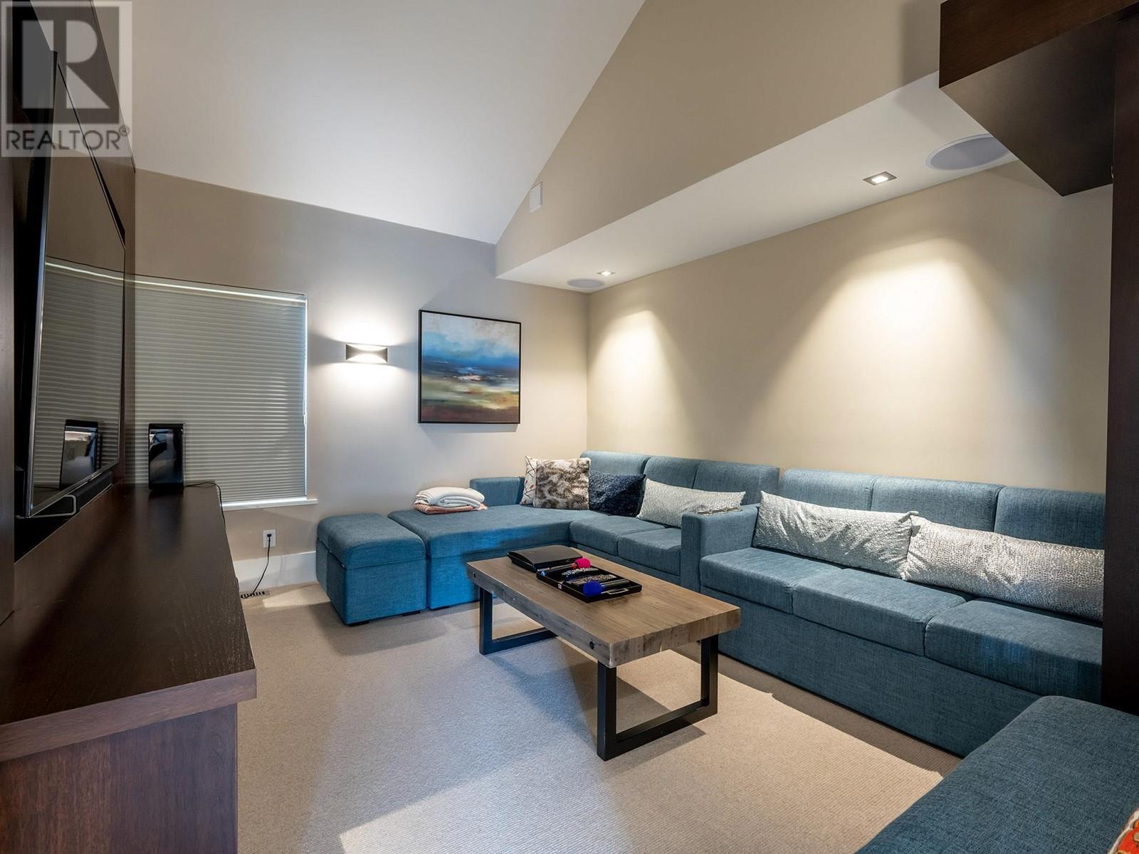 2360 Gondola Way, Whistler, British Columbia  V8E 0N2 - Photo 11 - R2826951