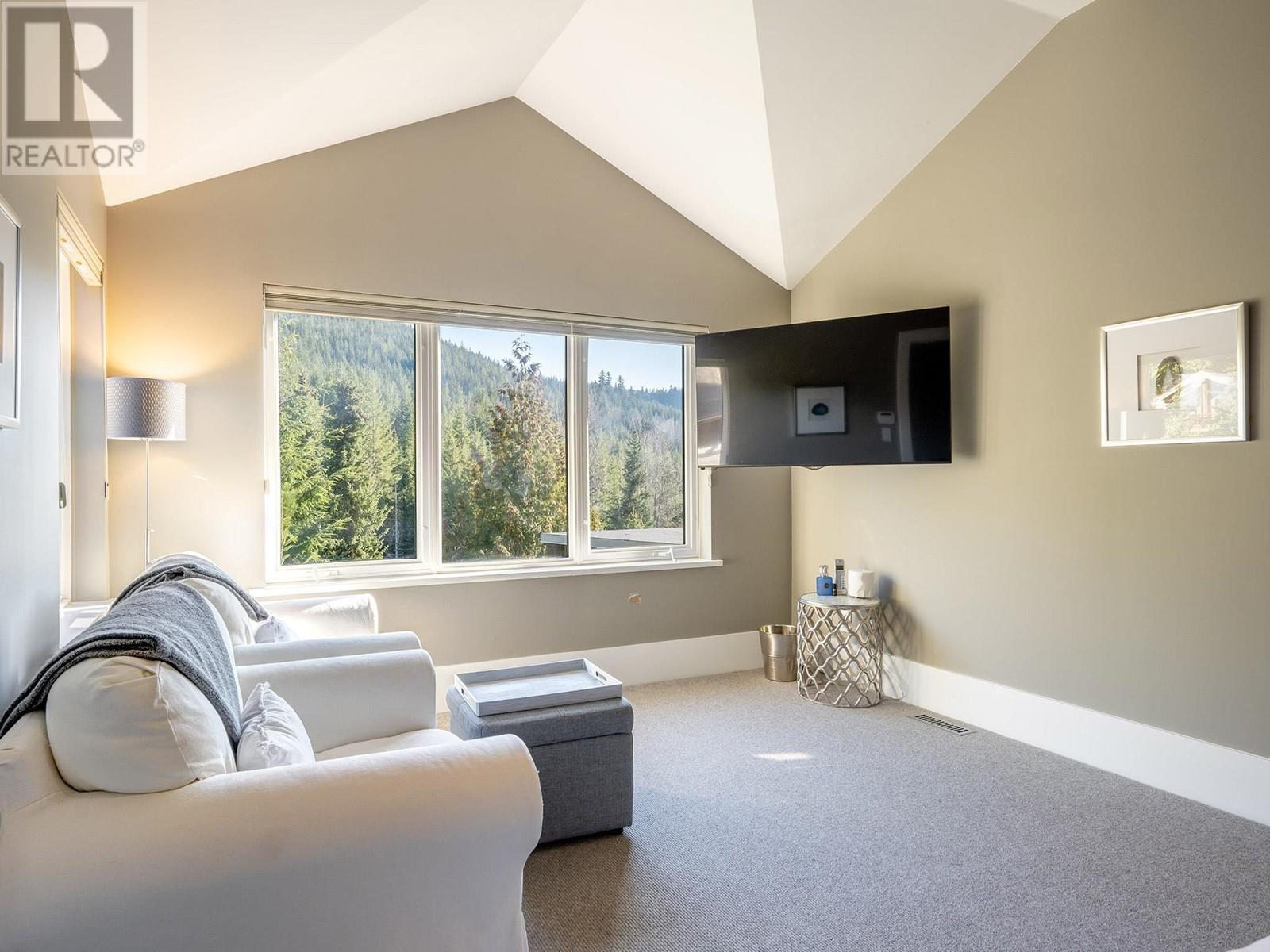 2360 Gondola Way, Whistler, British Columbia  V8E 0N2 - Photo 13 - R2826951