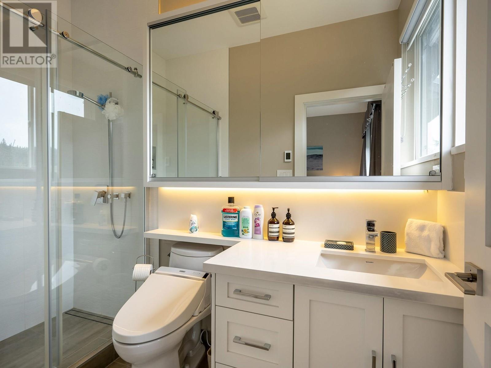 2360 Gondola Way, Whistler, British Columbia  V8E 0N2 - Photo 18 - R2826951