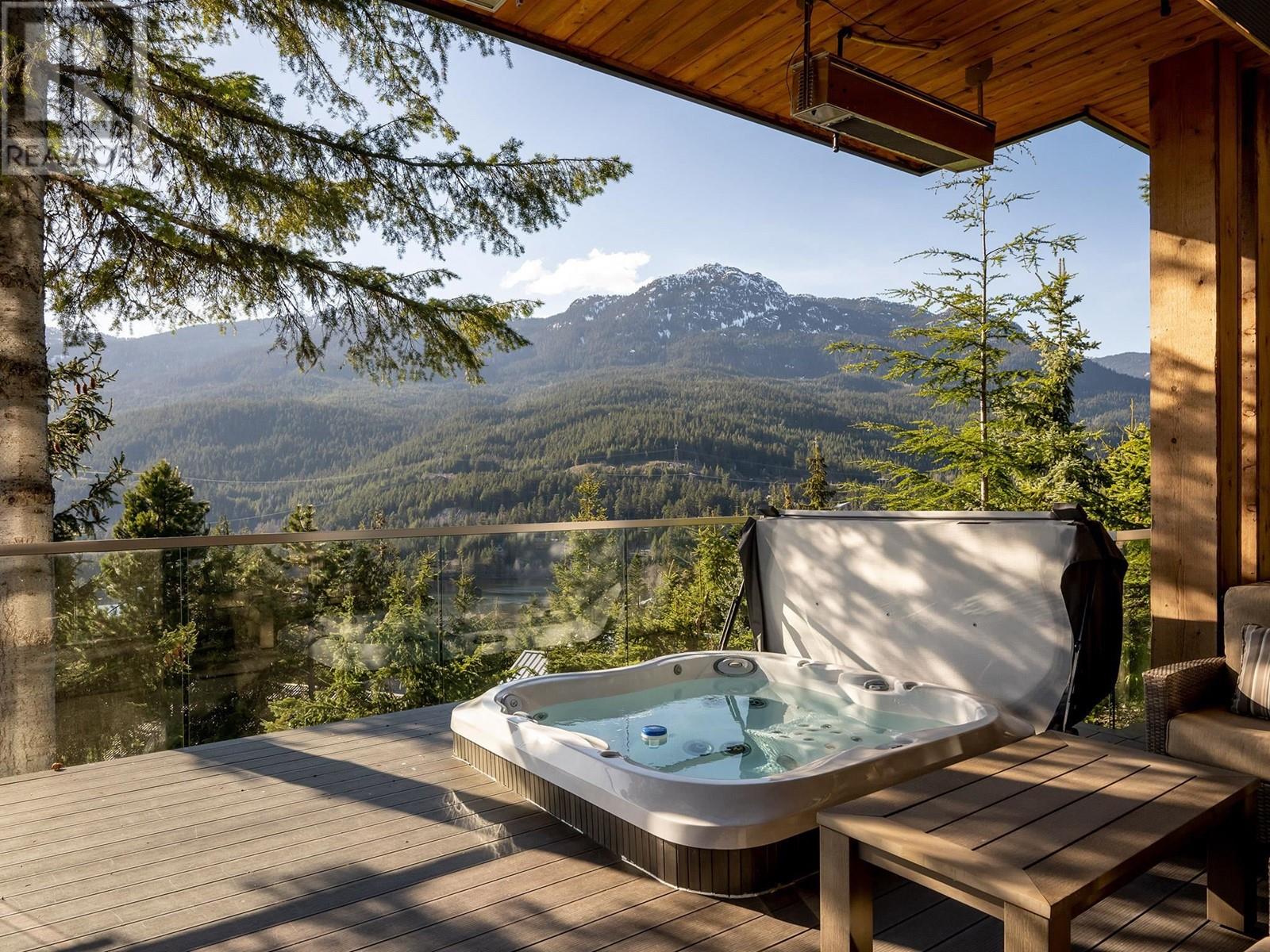2360 Gondola Way, Whistler, British Columbia  V8E 0N2 - Photo 6 - R2826951