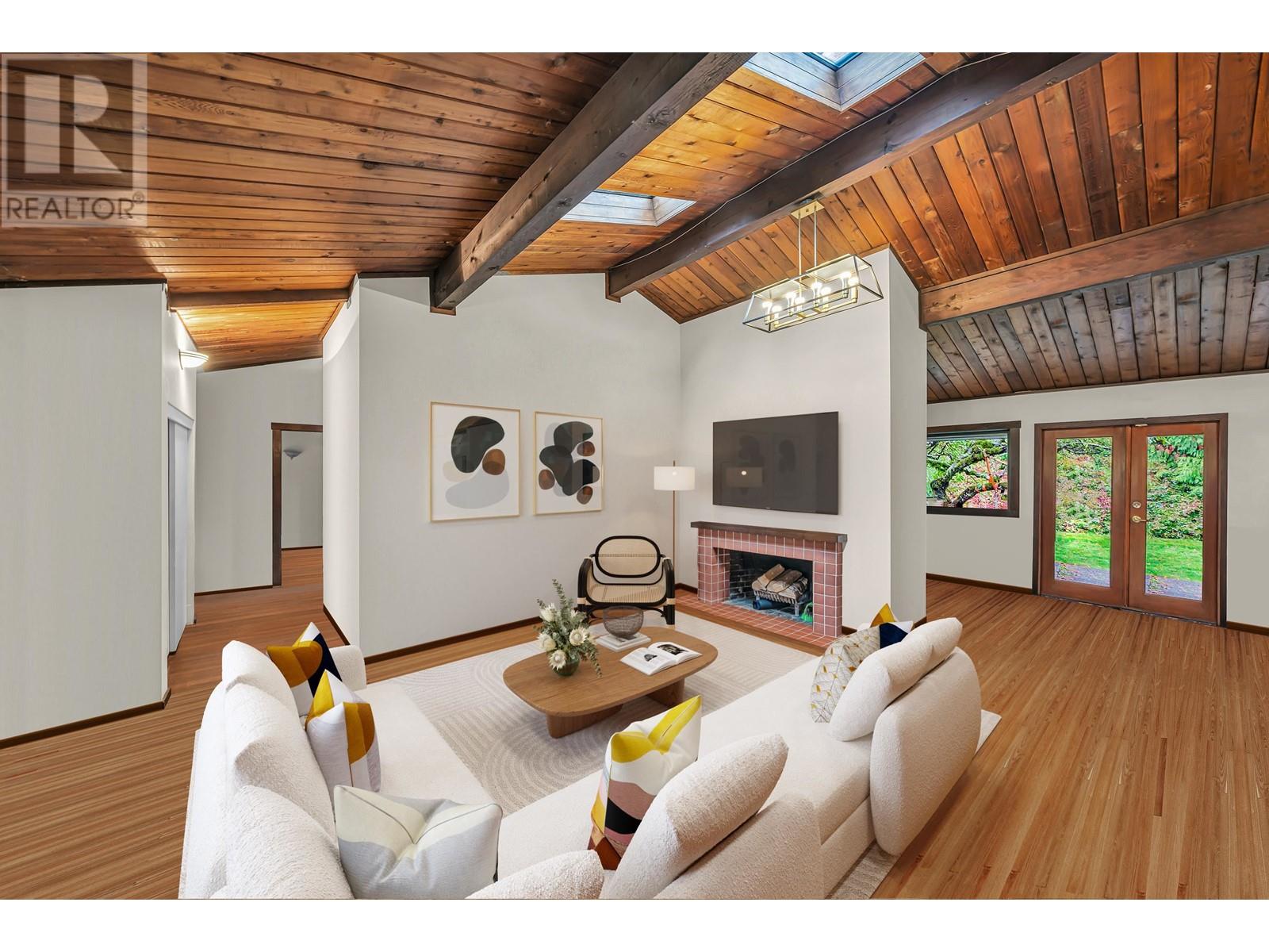 3929 SUNSET BOULEVARD, north vancouver, British Columbia
