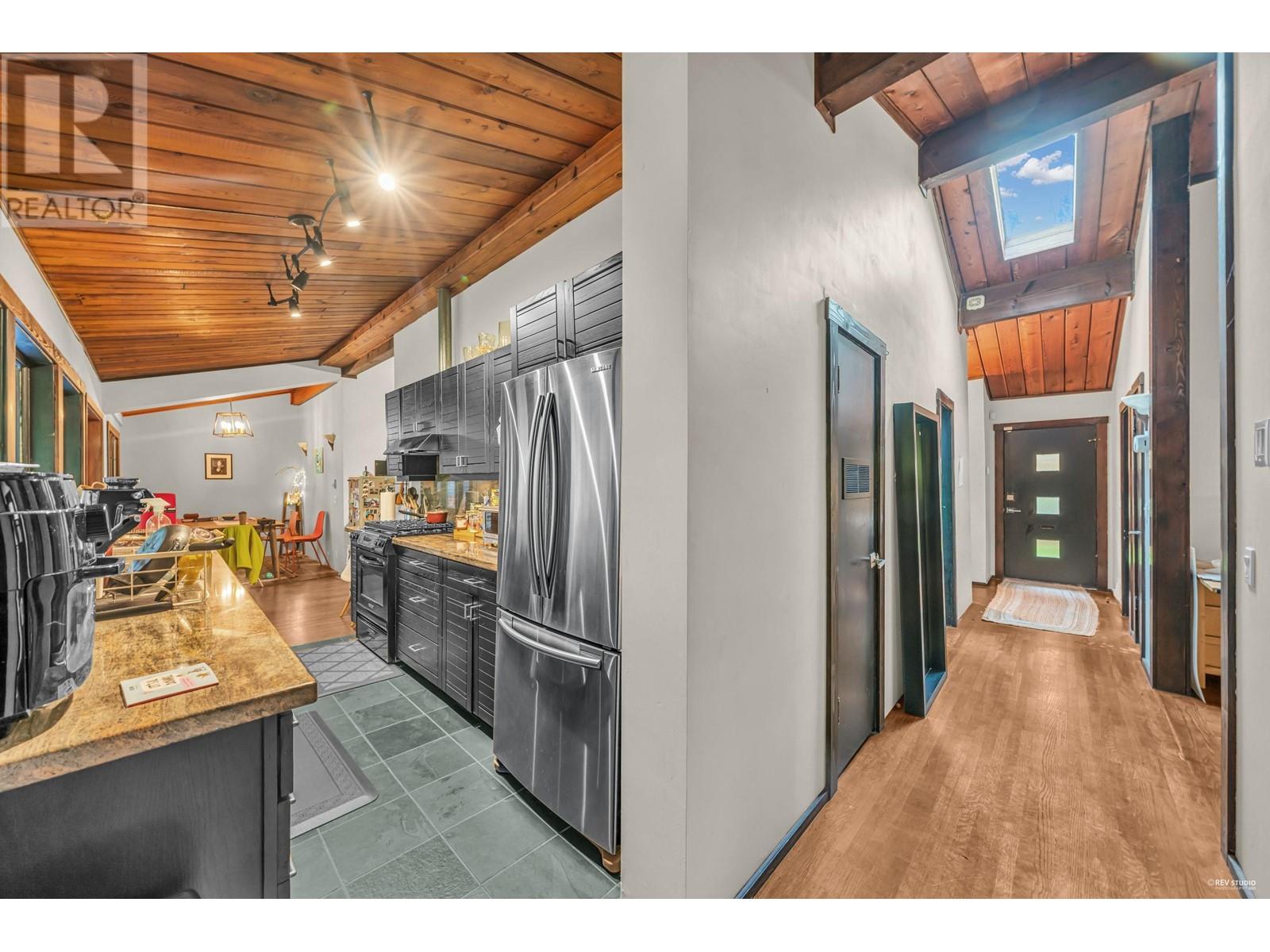 3929 Sunset Boulevard, North Vancouver, British Columbia  V7R 3Y4 - Photo 16 - R2826965