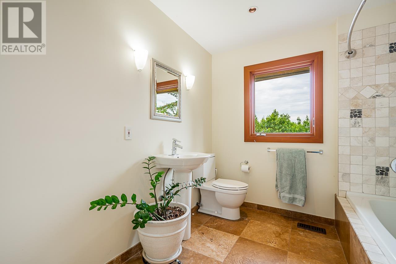 3906 Southridge Avenue, West Vancouver, British Columbia  V7V 3J1 - Photo 29 - R2826998