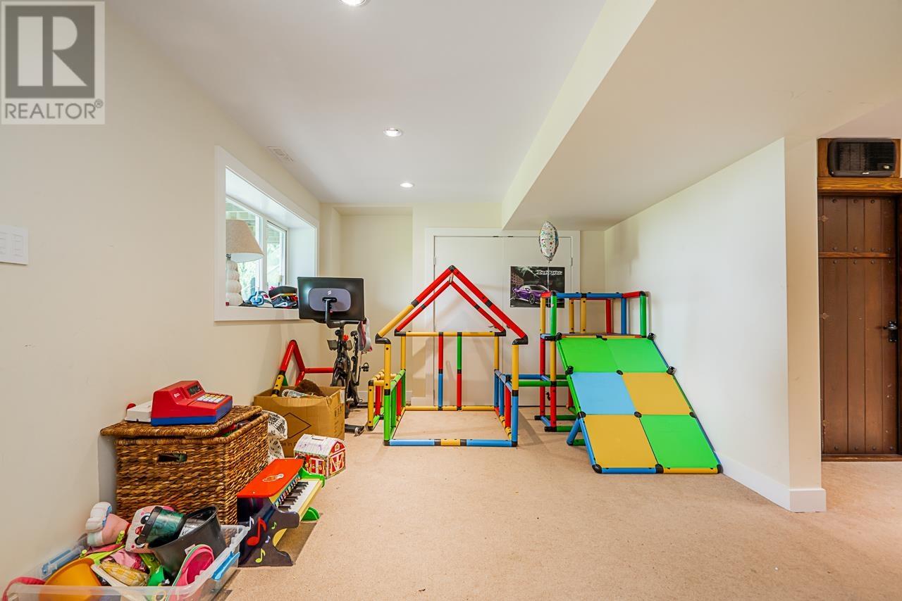 3906 Southridge Avenue, West Vancouver, British Columbia  V7V 3J1 - Photo 33 - R2826998