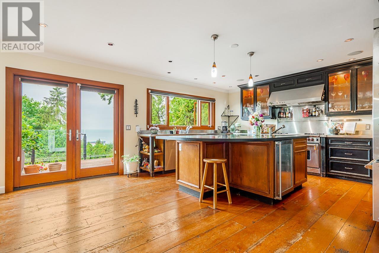 3906 Southridge Avenue, West Vancouver, British Columbia  V7V 3J1 - Photo 8 - R2826998