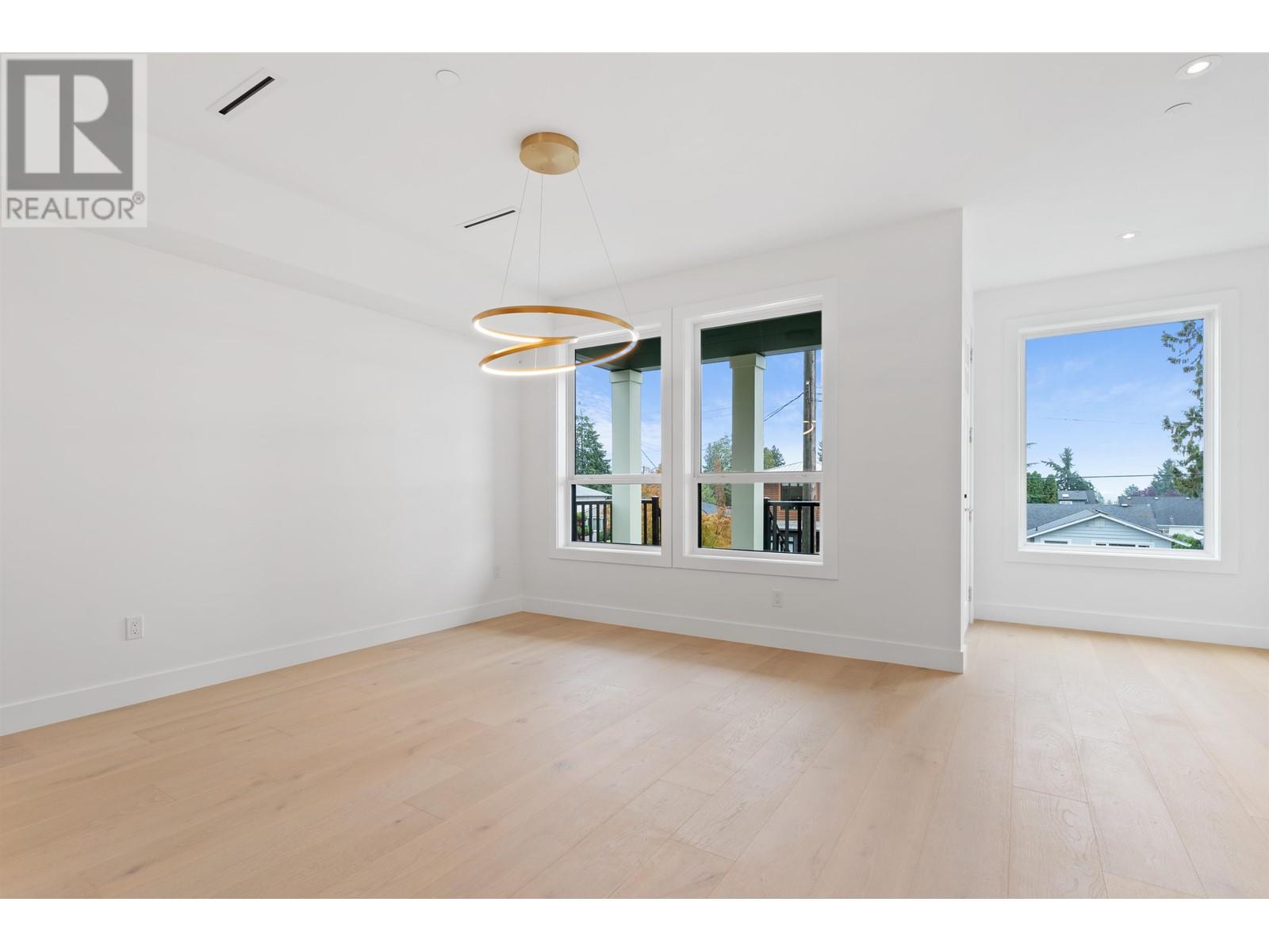 418 E 16th Street, North Vancouver, British Columbia  V7L 2T5 - Photo 10 - R2826960