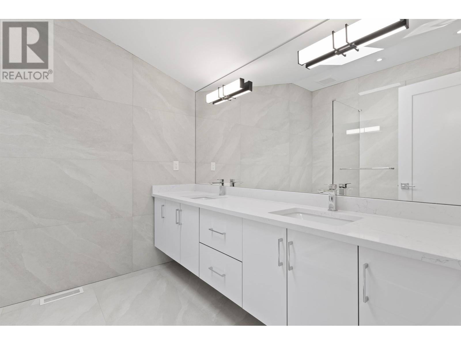418 E 16th Street, North Vancouver, British Columbia  V7L 2T5 - Photo 28 - R2826960