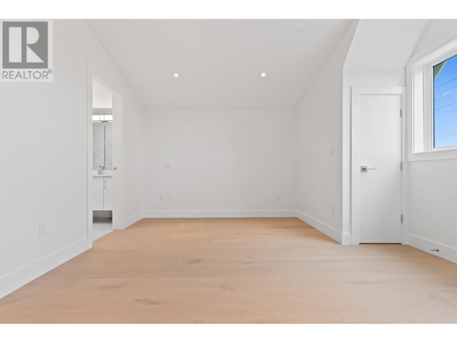 418 E 16th Street, North Vancouver, British Columbia  V7L 2T5 - Photo 24 - R2826960