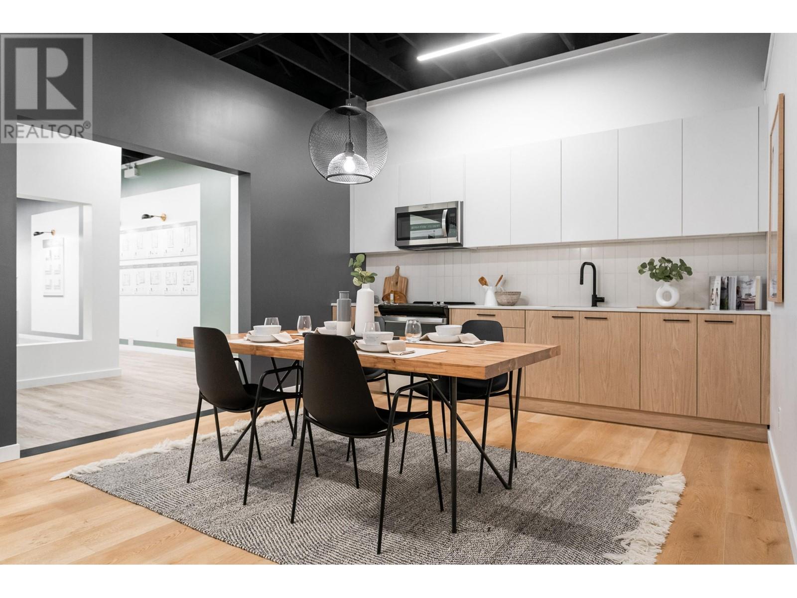 301 12018 Dunbar Street, Maple Ridge, British Columbia  V0V 0V0 - Photo 8 - R2825487