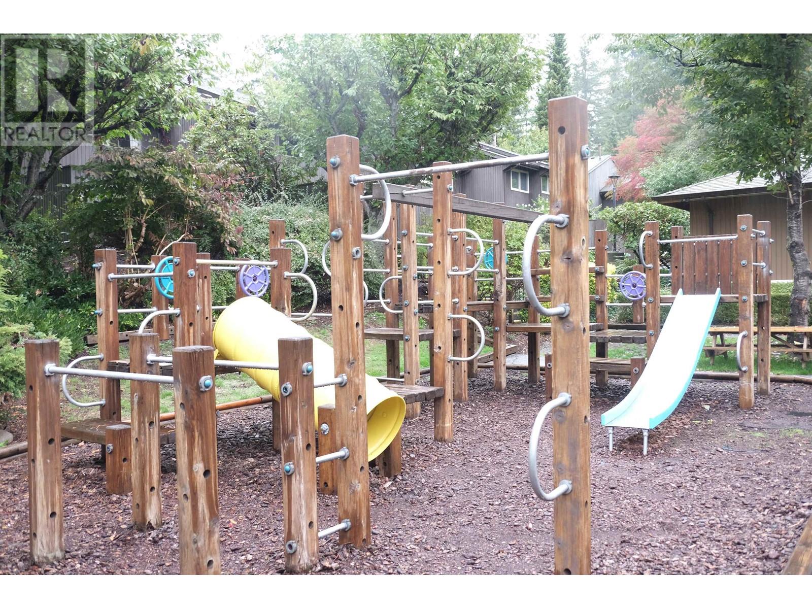 2004 Purcell Way, North Vancouver, British Columbia  V7J 3K3 - Photo 7 - R2825953