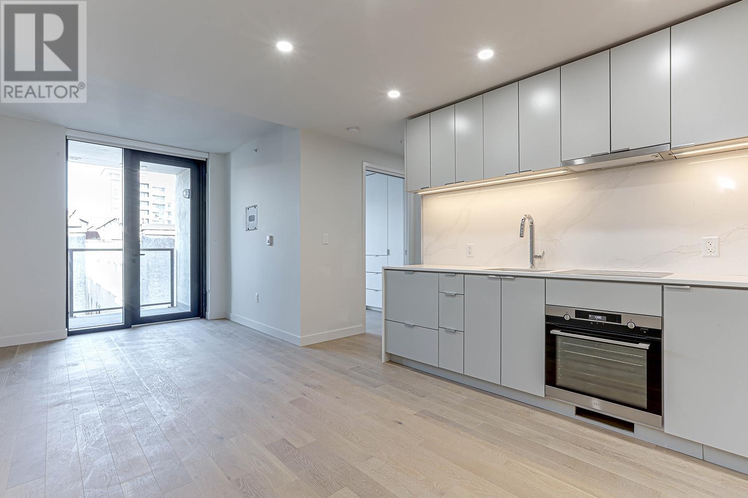 503 239 Keefer Street, Vancouver, British Columbia  V6A 1X6 - Photo 1 - R2827005