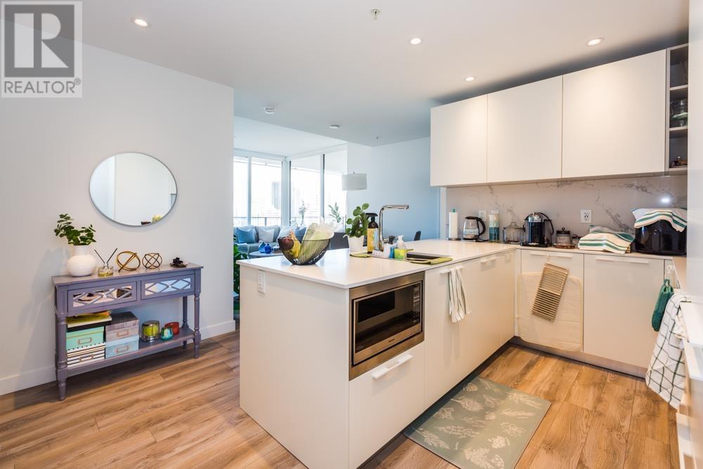 1602 6699 Dunblane Avenue, Burnaby, British Columbia  V5H 0J8 - Photo 4 - R2827032