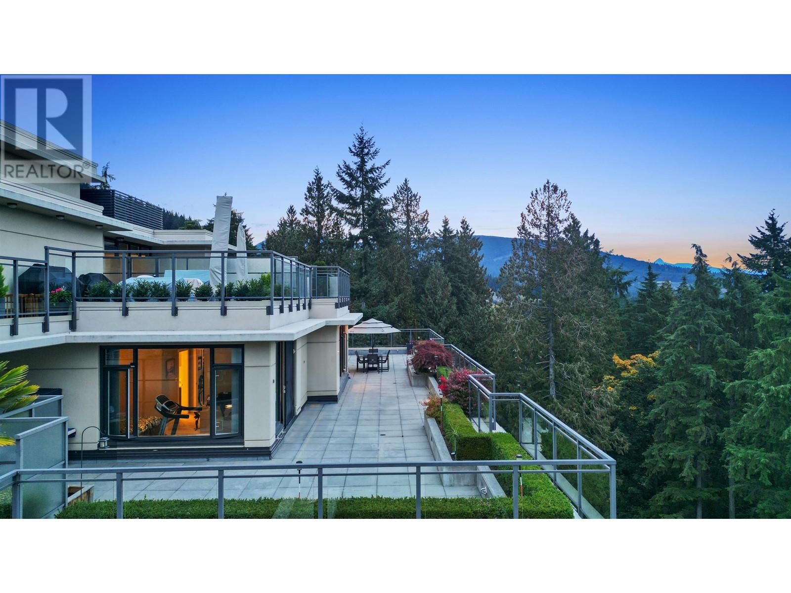 901 1415 PARKWAY BOULEVARD, coquitlam, British Columbia