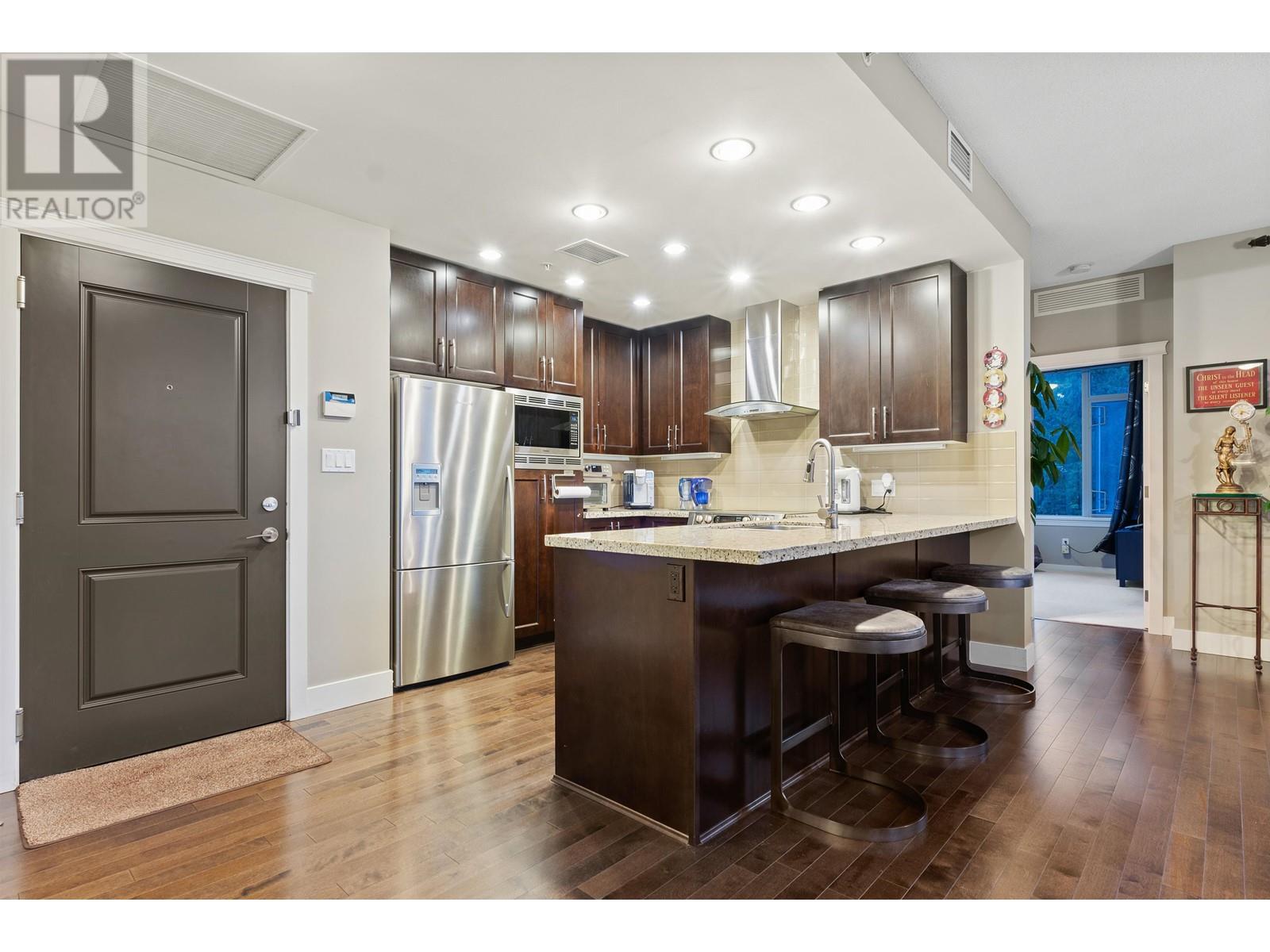 901 1415 Parkway Boulevard, Coquitlam, British Columbia  V3E 0C7 - Photo 3 - R2827043