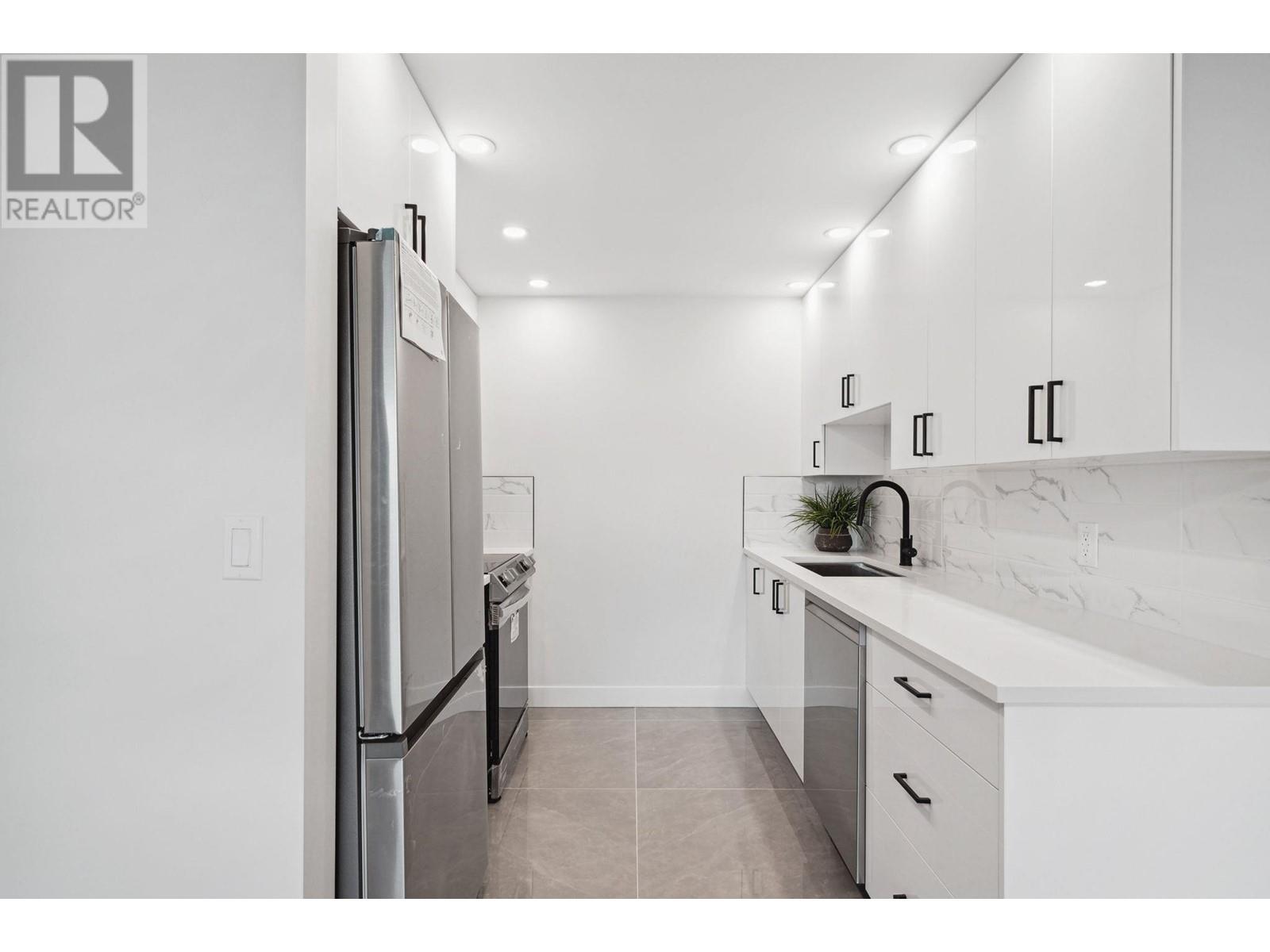 210 4160 Albert Street, Burnaby, British Columbia  V5C 6K2 - Photo 4 - R2827059