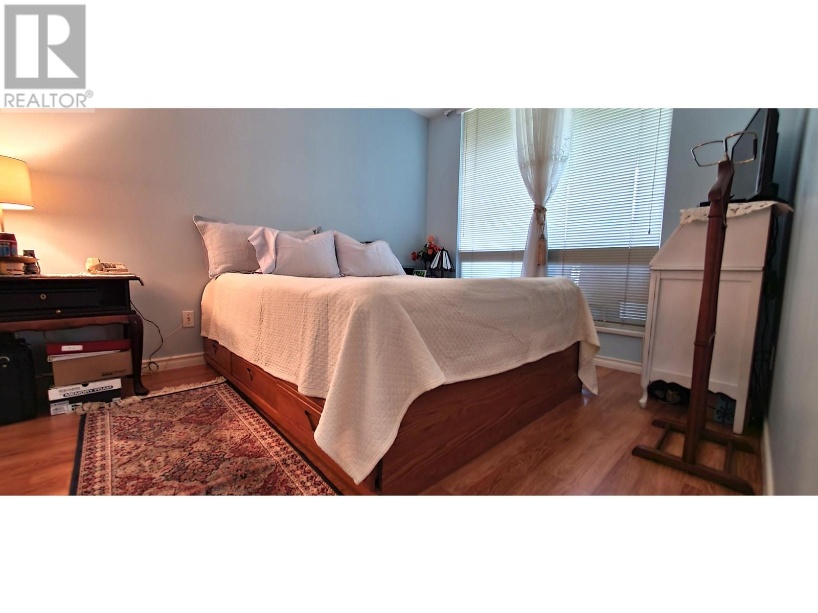 606 9633 Manchester Drive, Burnaby, British Columbia  V3N 4Y9 - Photo 2 - R2827062