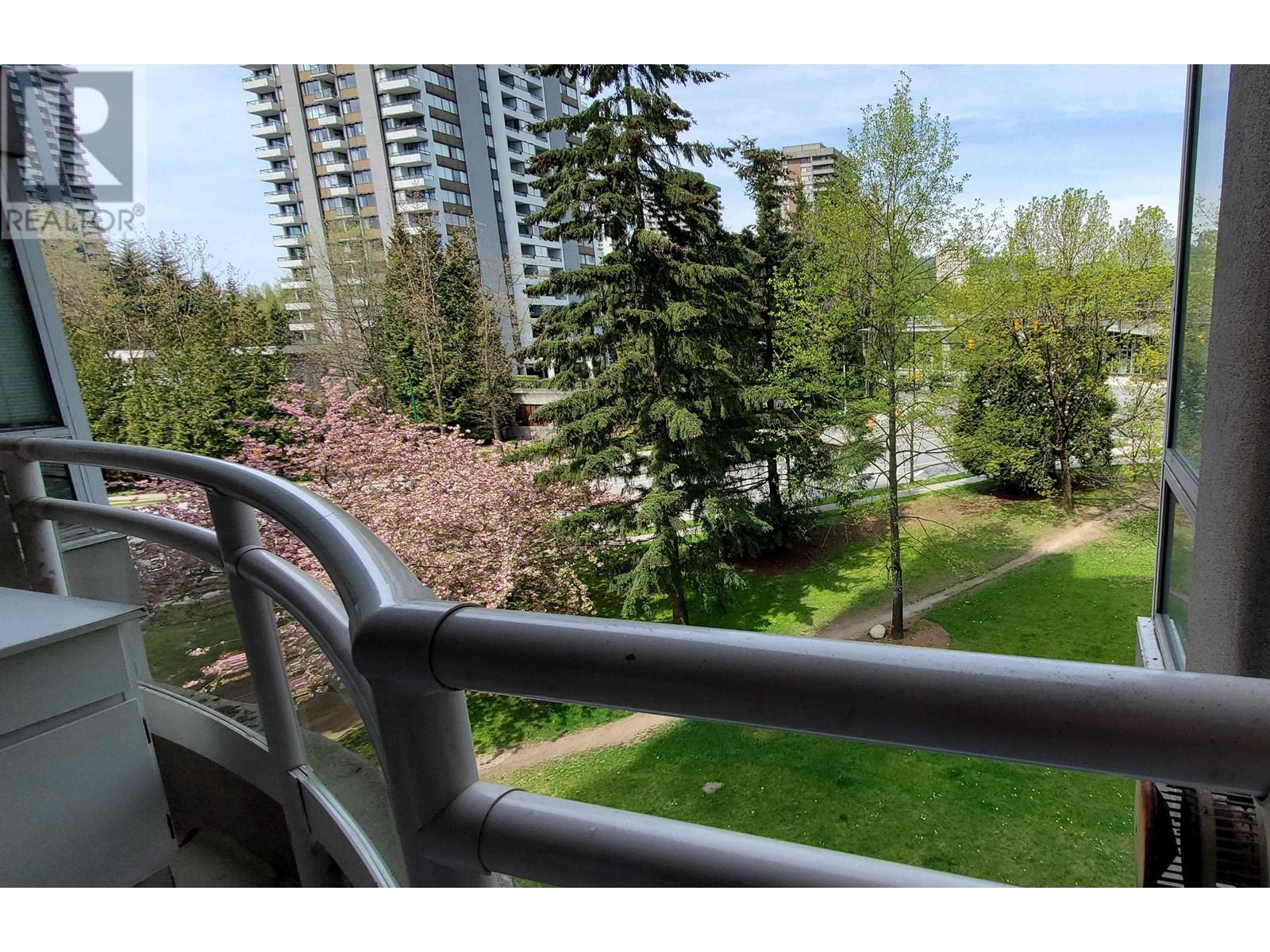 606 9633 Manchester Drive, Burnaby, British Columbia  V3N 4Y9 - Photo 3 - R2827062