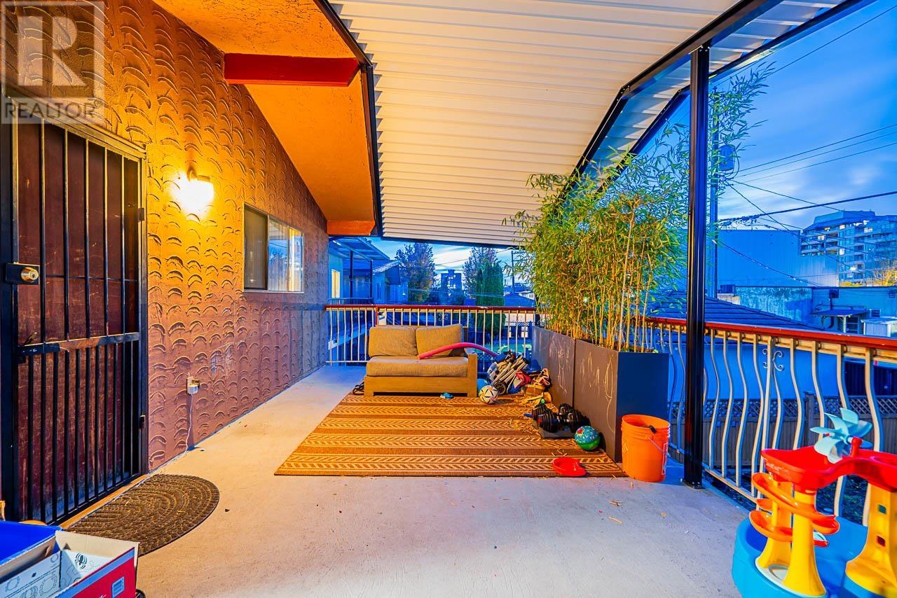 4229 Pender Street, Burnaby, British Columbia  V5C 2M4 - Photo 37 - R2825799