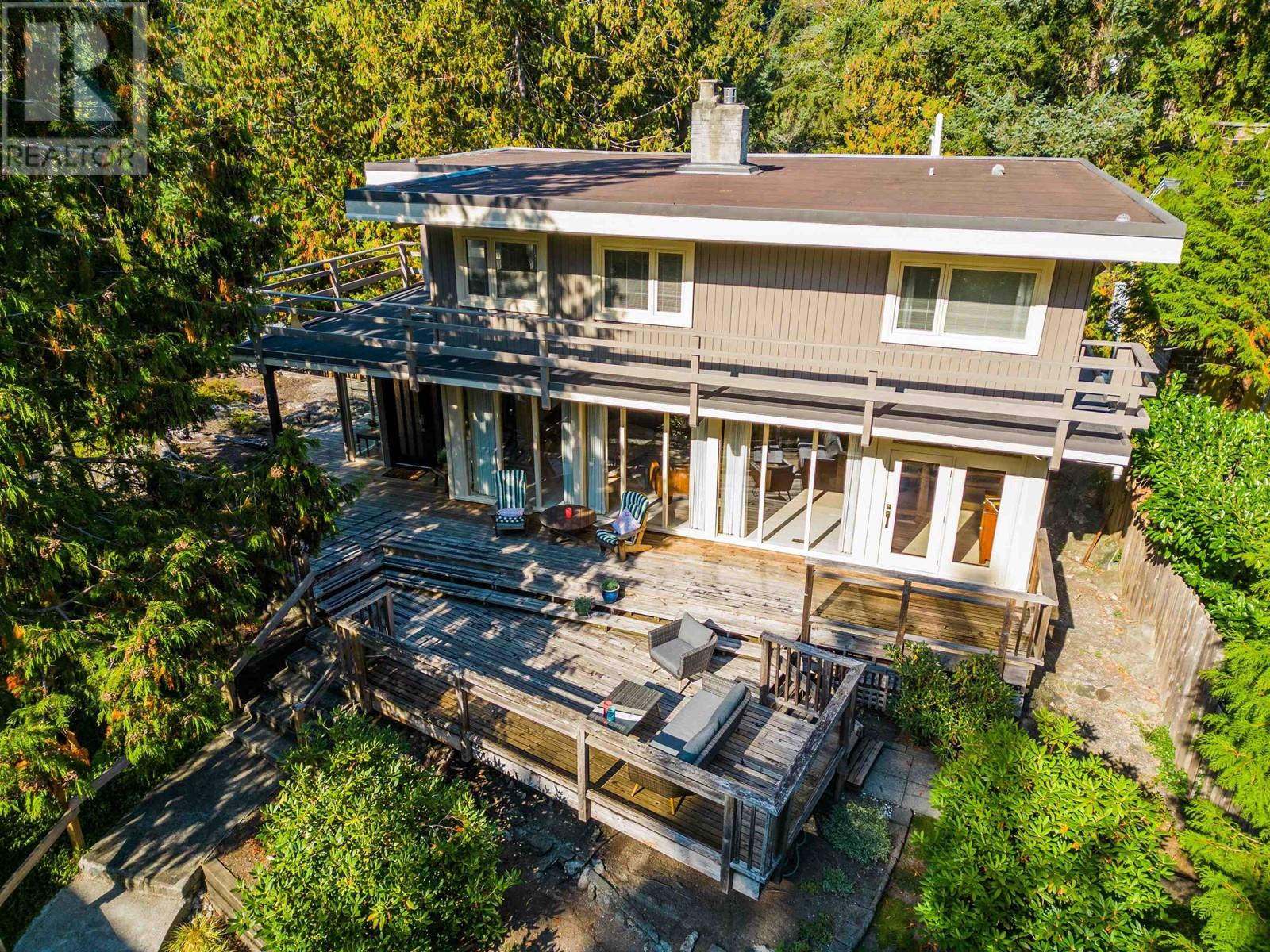 5765 LARSON PLACE, west vancouver, British Columbia