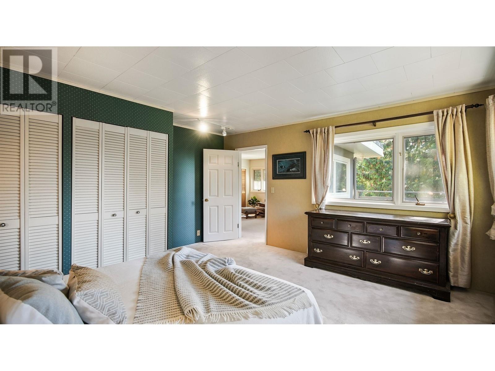 5765 Larson Place, West Vancouver, British Columbia  V7W 1S5 - Photo 12 - R2827021