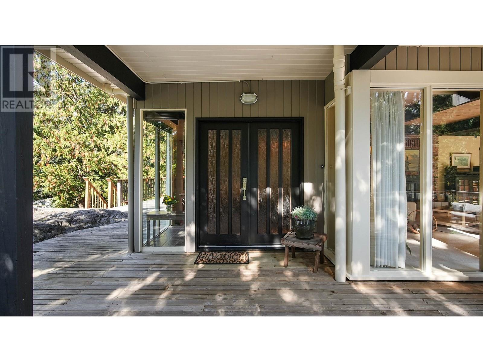 5765 Larson Place, West Vancouver, British Columbia  V7W 1S5 - Photo 15 - R2827021