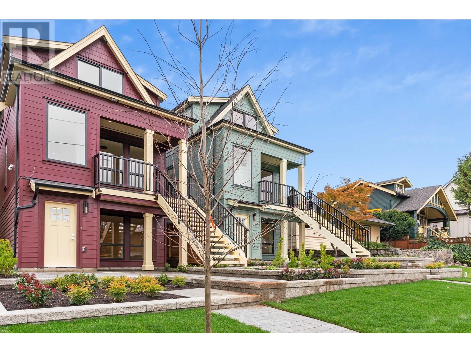 416 E 16th Street, North Vancouver, British Columbia  V7L 2T5 - Photo 1 - R2827029