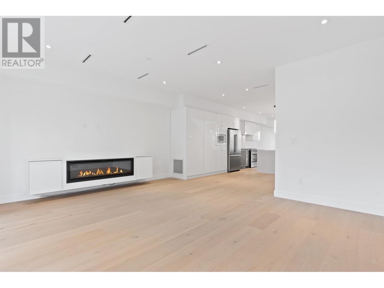 416 E 16th Street, North Vancouver, British Columbia  V7L 2T5 - Photo 16 - R2827029