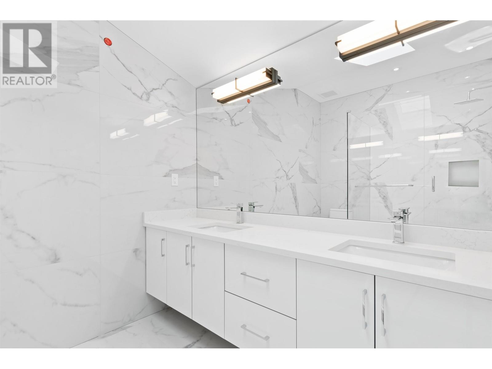 416 E 16th Street, North Vancouver, British Columbia  V7L 2T5 - Photo 25 - R2827029