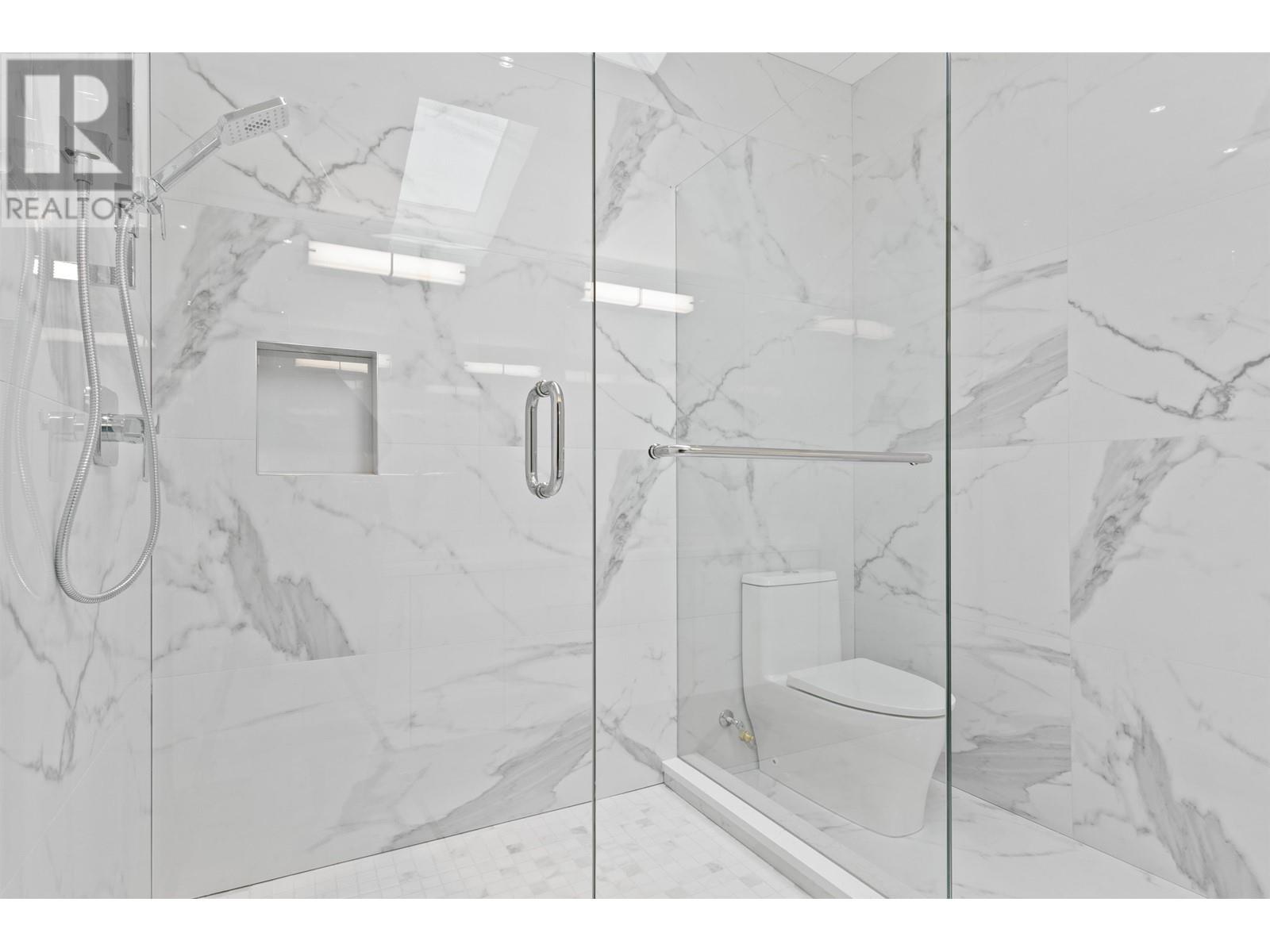 416 E 16th Street, North Vancouver, British Columbia  V7L 2T5 - Photo 26 - R2827029