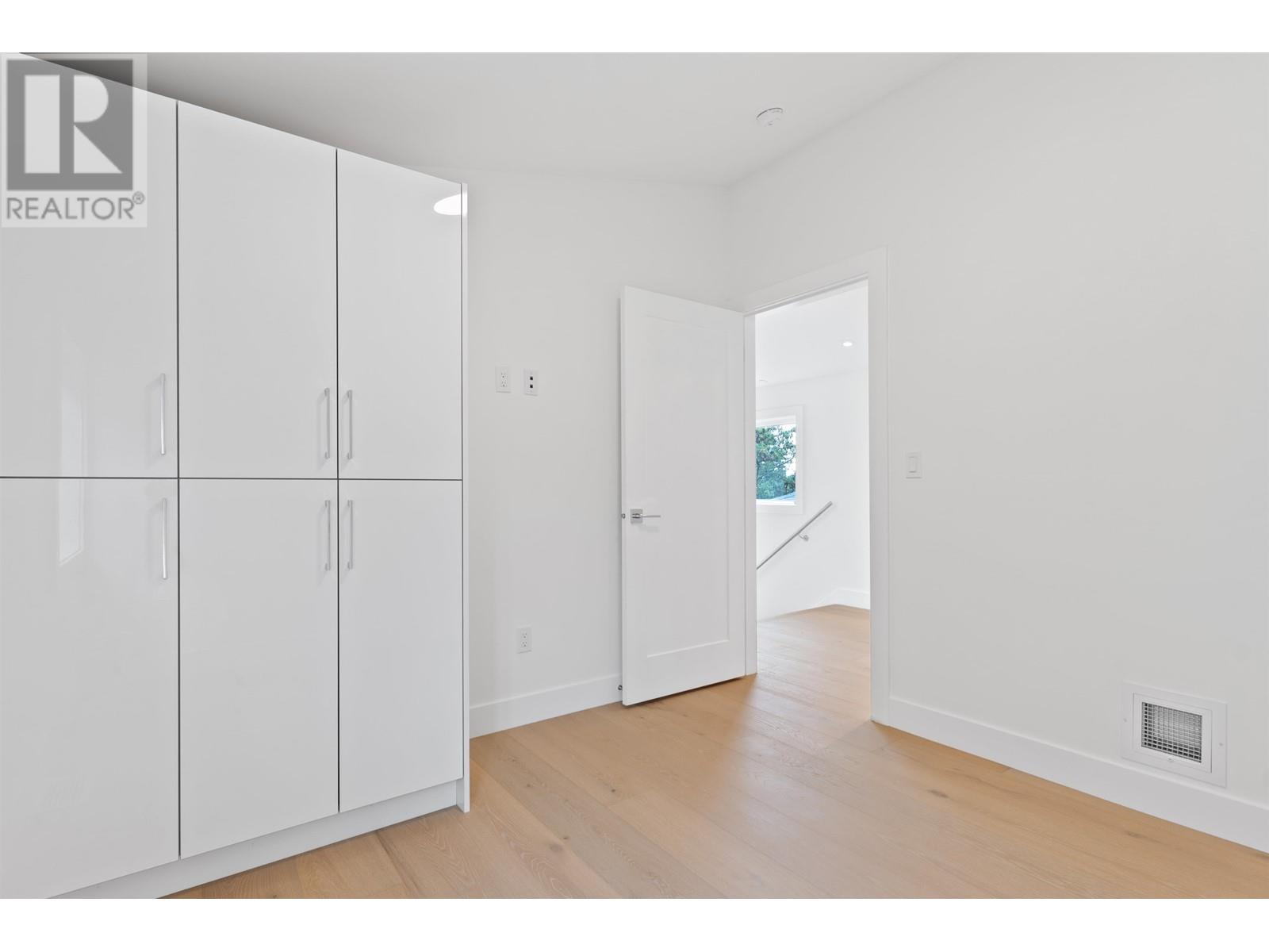 416 E 16th Street, North Vancouver, British Columbia  V7L 2T5 - Photo 30 - R2827029