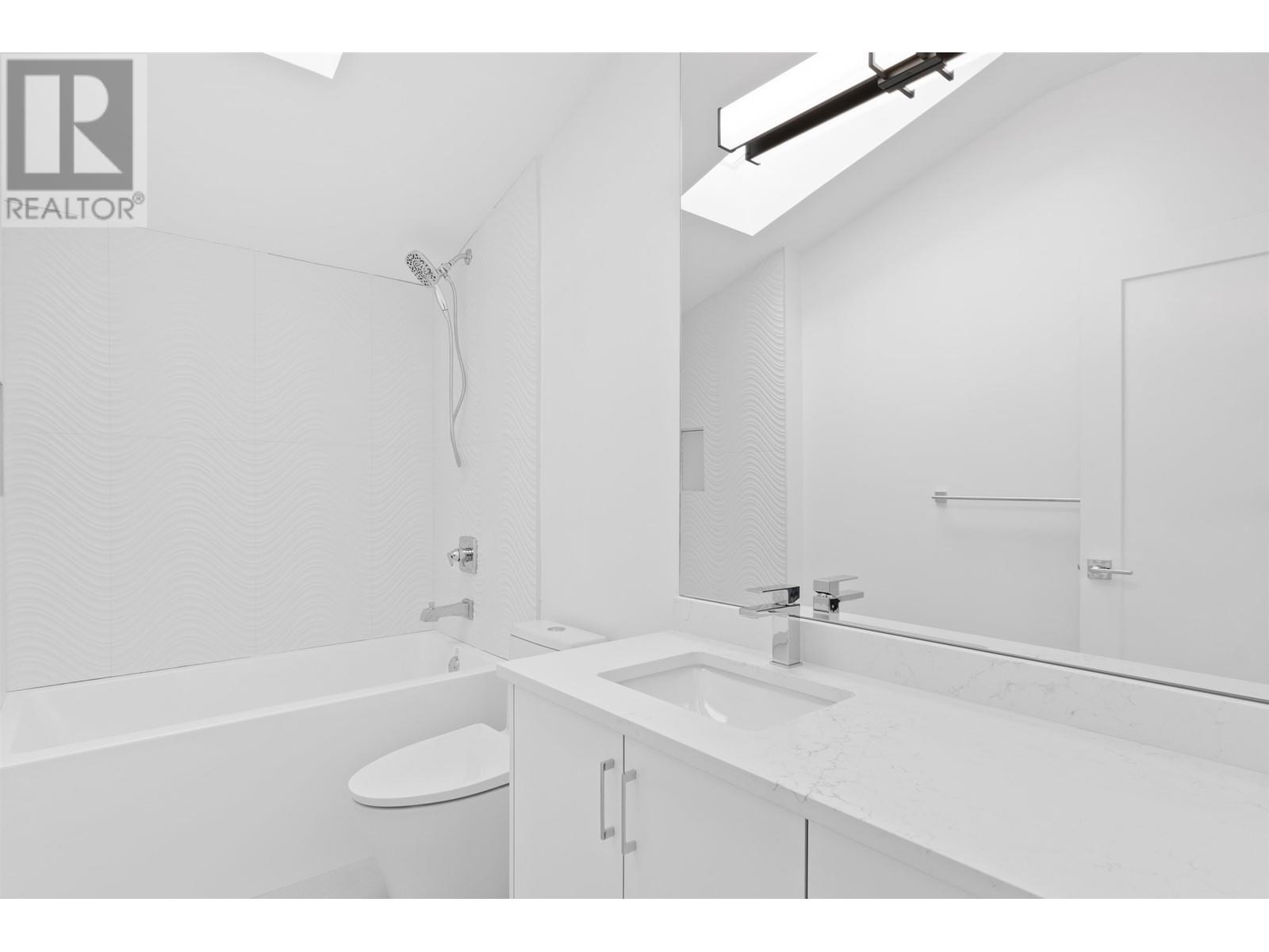 416 E 16th Street, North Vancouver, British Columbia  V7L 2T5 - Photo 31 - R2827029