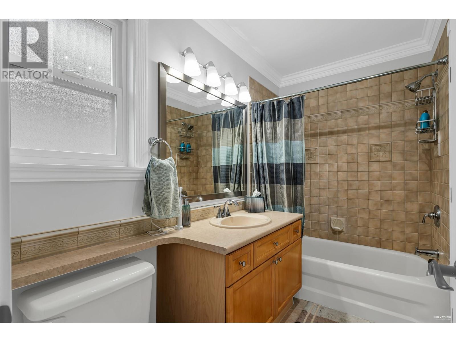 332 E 26th Street, North Vancouver, British Columbia  V7N 1B1 - Photo 25 - R2827075