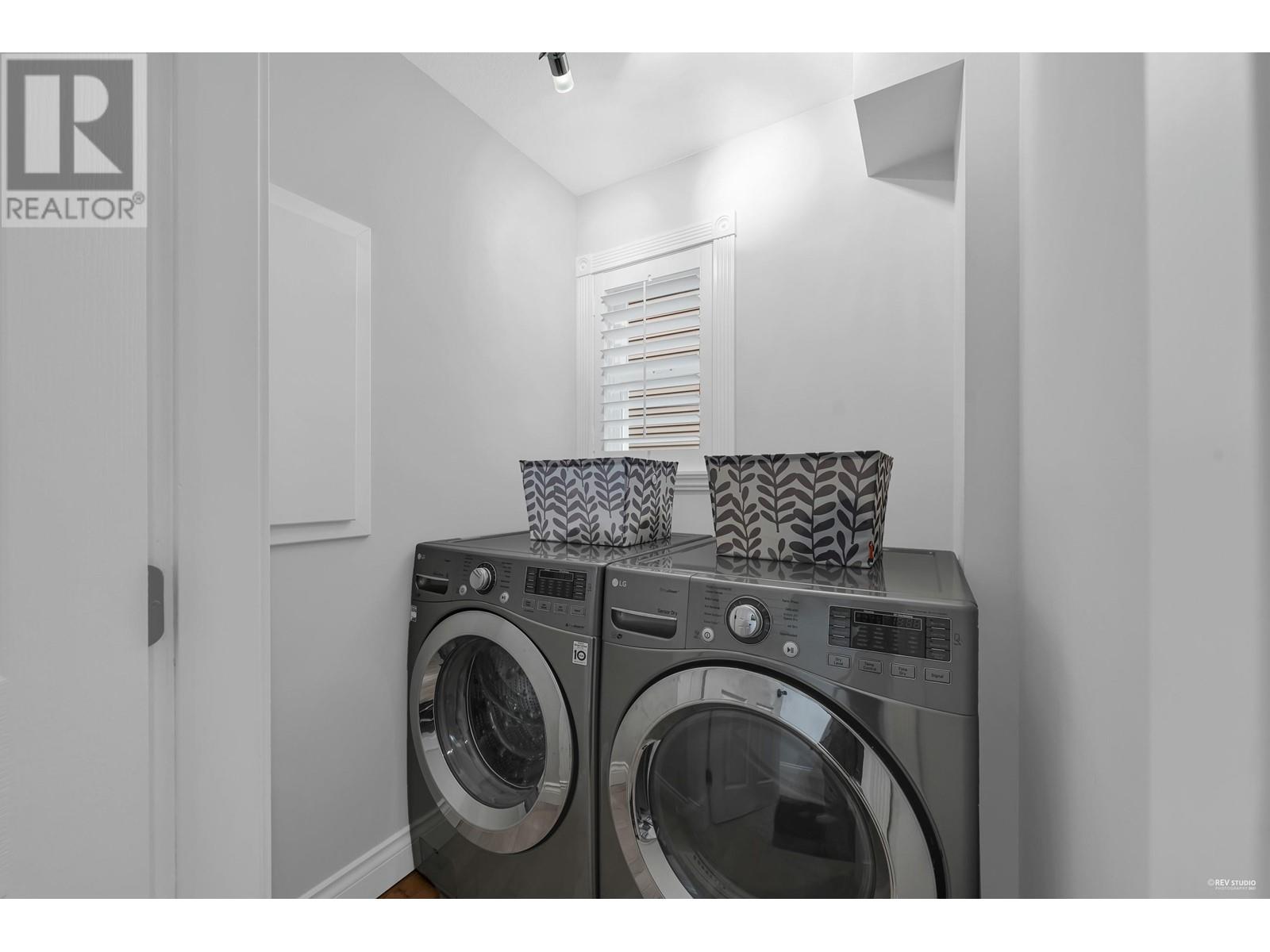 332 E 26th Street, North Vancouver, British Columbia  V7N 1B1 - Photo 11 - R2827075